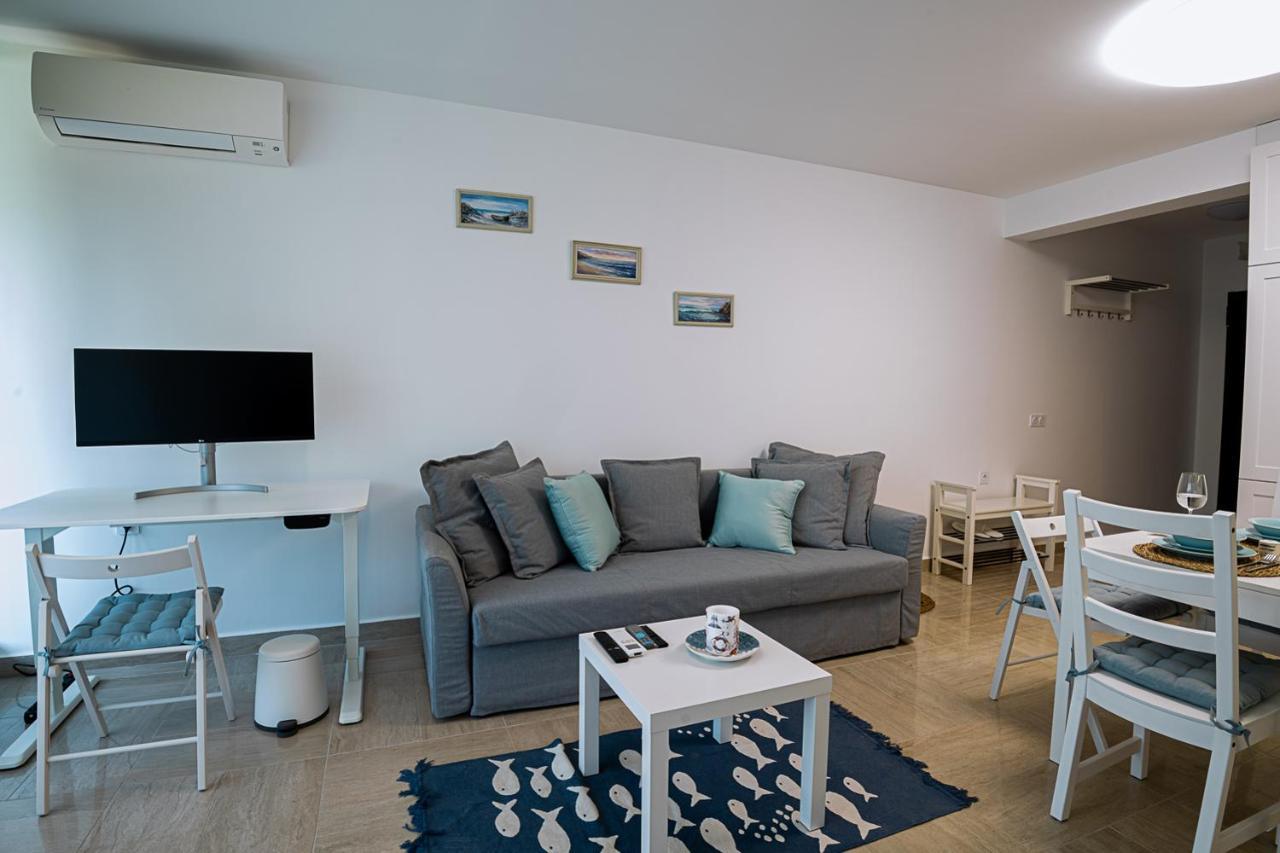 Stylish 1-Bd Apartment In St Constantine And Helena By Flat Mаnager Saints Constantine and Helena Exterior photo